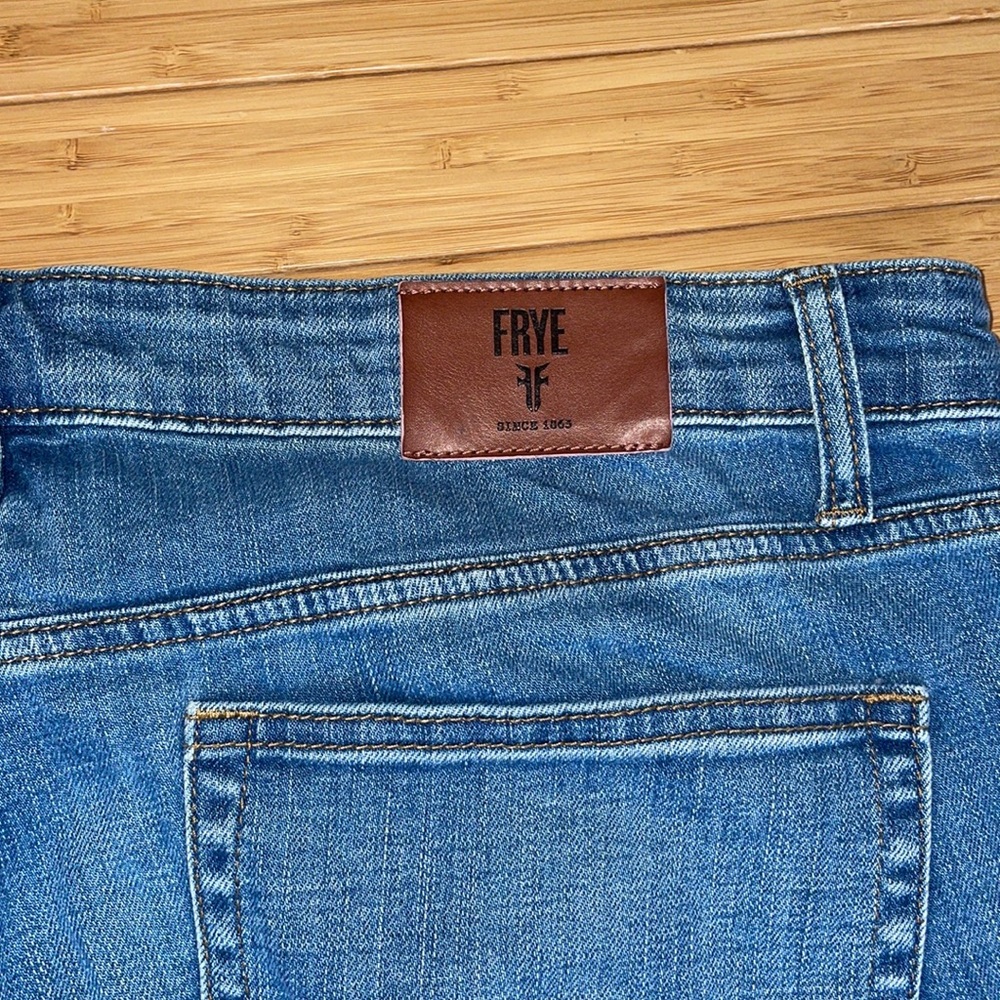 Frye Women’s Plus Size Jeans - Picture 5 of 6